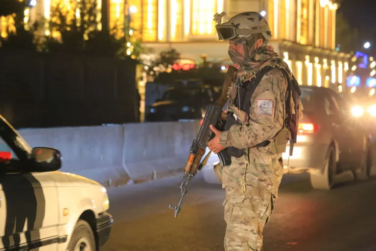 Pakistán le declaró la guerra al gobierno talibán de Afganistán