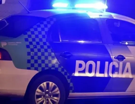 Amenazó a su pareja y arremetió contra la policía con una cuchilla