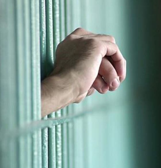 La Iglesia toma distancia de los proyectos para bajar la edad de punibilidad