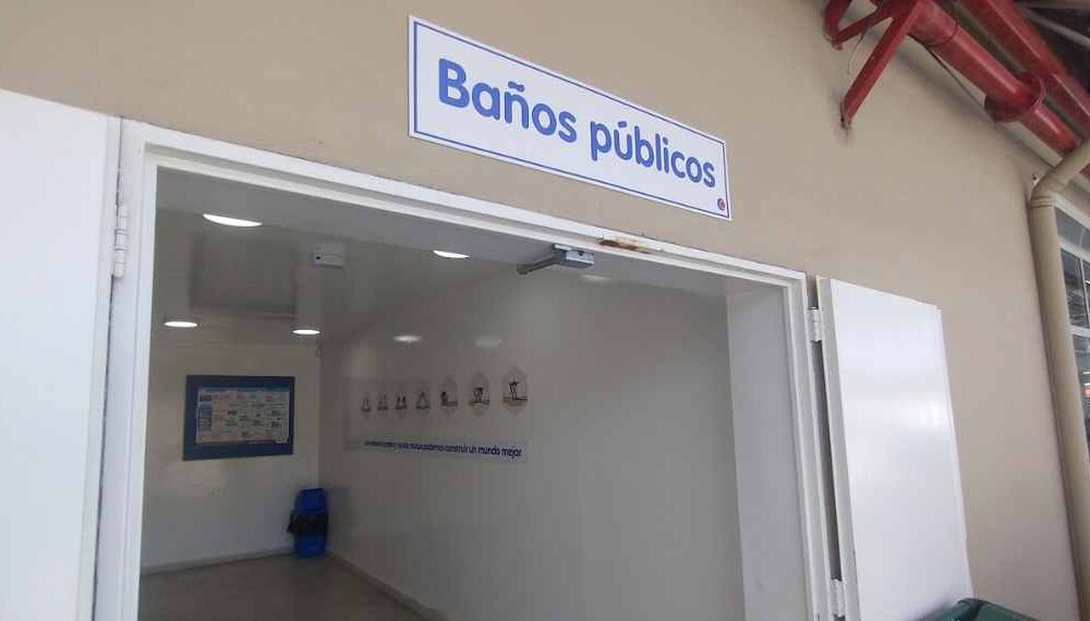 Baños públicos y un debate que vuelve cada verano en Monte Hermoso