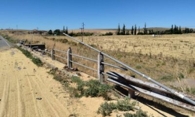 Un camión protagonizó un espectacular choque contra un puente en la Ruta 51