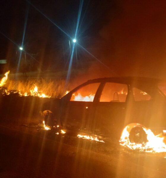 Un auto se incendió en la ruta 33