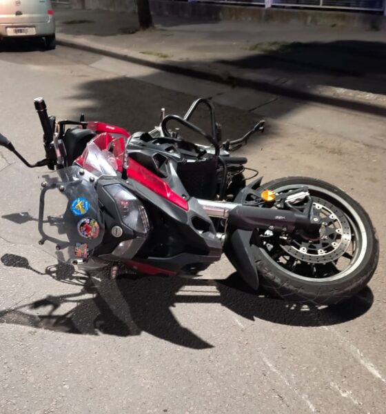 Hospitalizan a un hombre que sufrió heridas en un siniestro vial