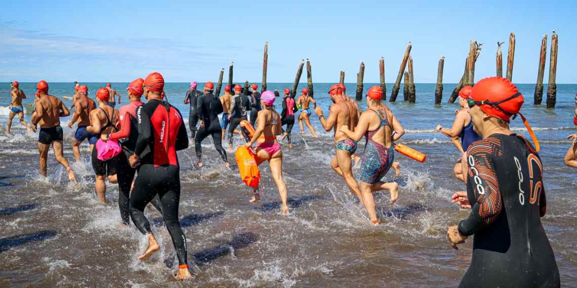 El Desafío Espigón Aguas Abiertas volvió con éxito convocando a más de 120 nadadores de toda la región
