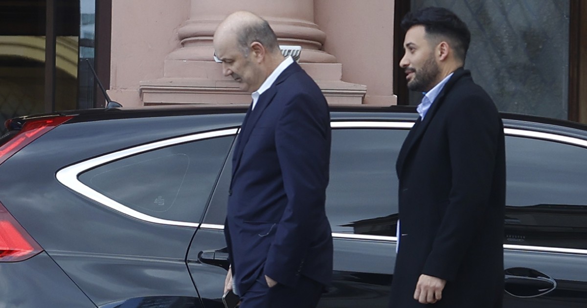 El gobierno admitió que en 2025 se anotaron sólo 10 alumnos al curso de la esposa de Sturzenegger