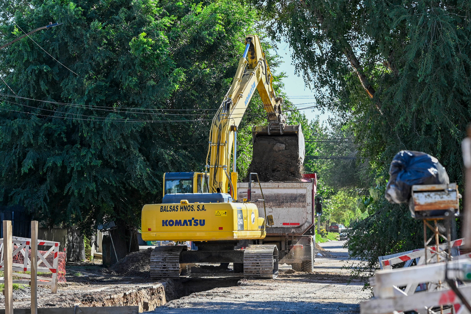 Tercera Cuenca: avanza la relocalización del tramo del colector cloacal que arrasó la inundación