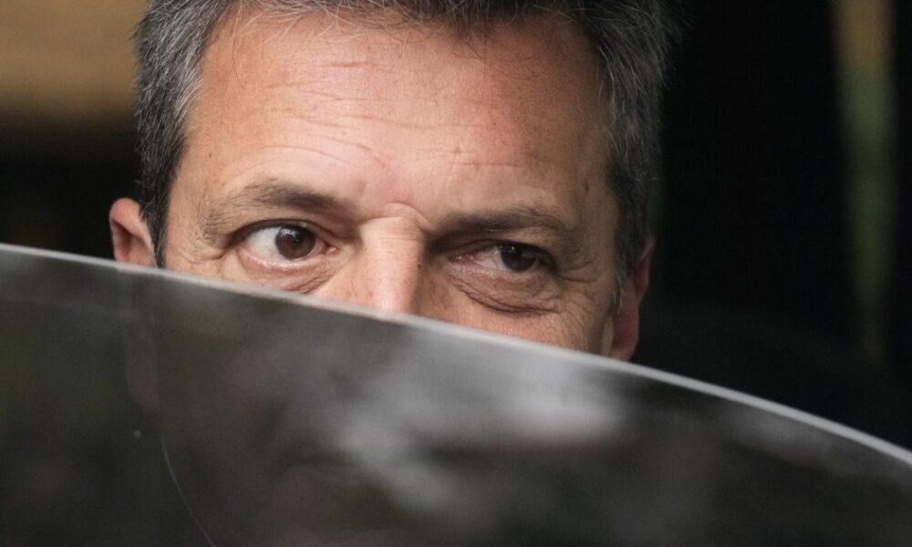 El fantasma de Massa y los reproches a Toto Caputo, detrás de la renuncia de Lavagna