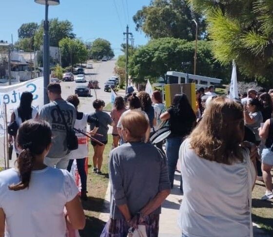 Adhesión al paro de la CGT y movilización en Monte Hermoso contra la reforma laboral, que tratará el Senado tras la aprobación en Diputados