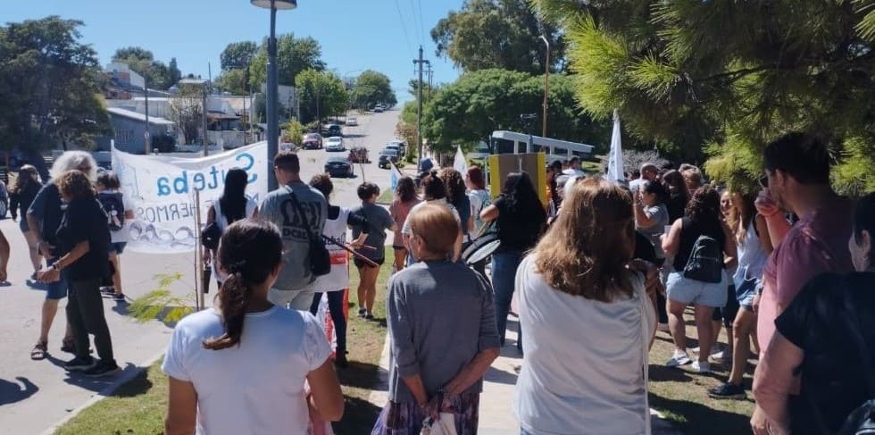 Adhesión al paro de la CGT y movilización en Monte Hermoso contra la reforma laboral, que tratará el Senado tras la aprobación en Diputados