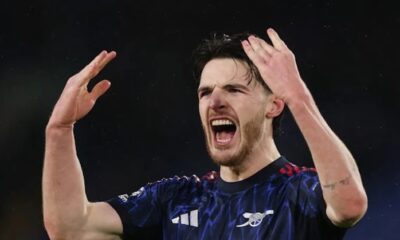 Arsenal goleó en Elland Road y se subió a la cima de la Premier League