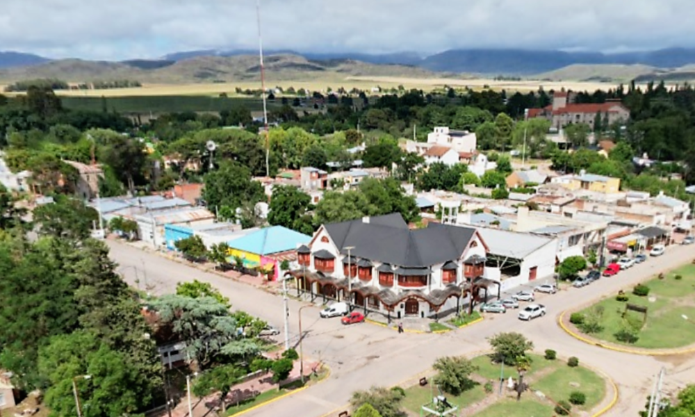 Escapada a un refugio de montaña en Buenos Aires, reconocido por sus paisajes y senderos