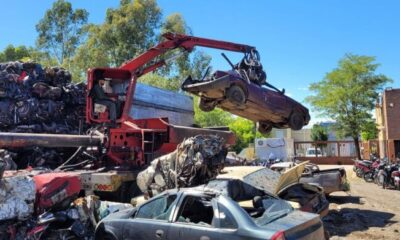 El Municipio avanza con un nuevo operativo de compactación de vehículos abandonados