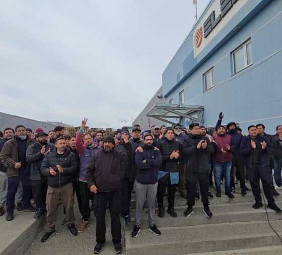 Más de cien trabajadores tomaron una fábrica de Tierra del Fuego ante el riesgo de despidos