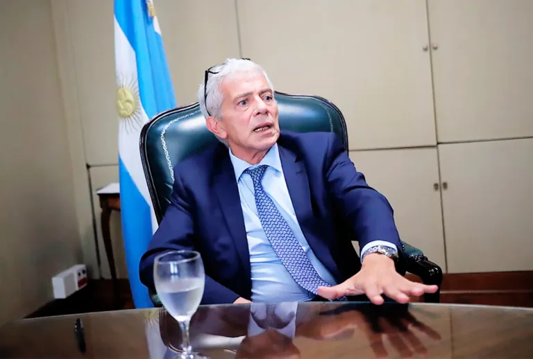 “La ley tiene que transmitirle a la sociedad que el que las hace las paga”