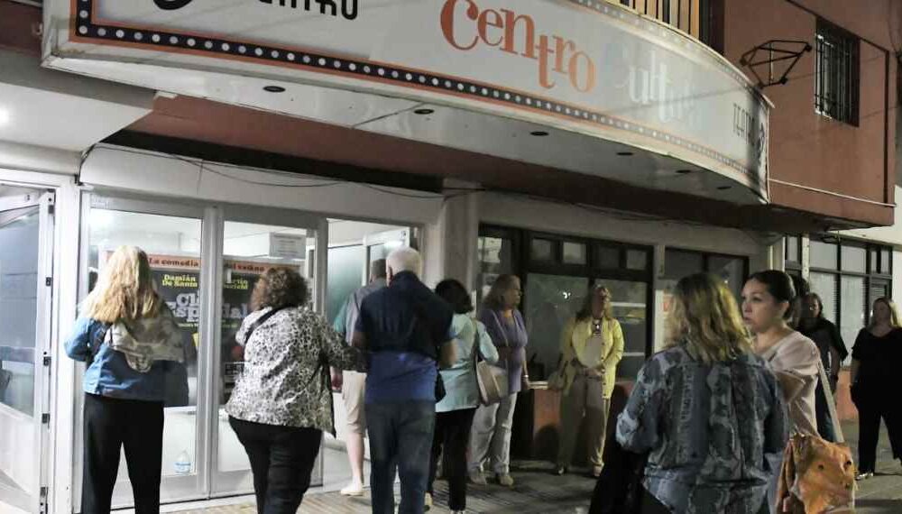 Destacan a Monte Hermoso por su crecimiento como plaza teatral: solo detrás de Mar del Plata, alcanzó 78% de ocupación en la temporada 2026