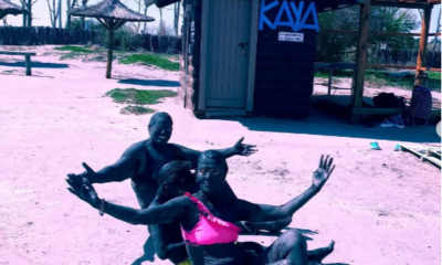 Escuchar a la tierra: Marina Schmidt, casi 10 años como embarradora de Epecuén