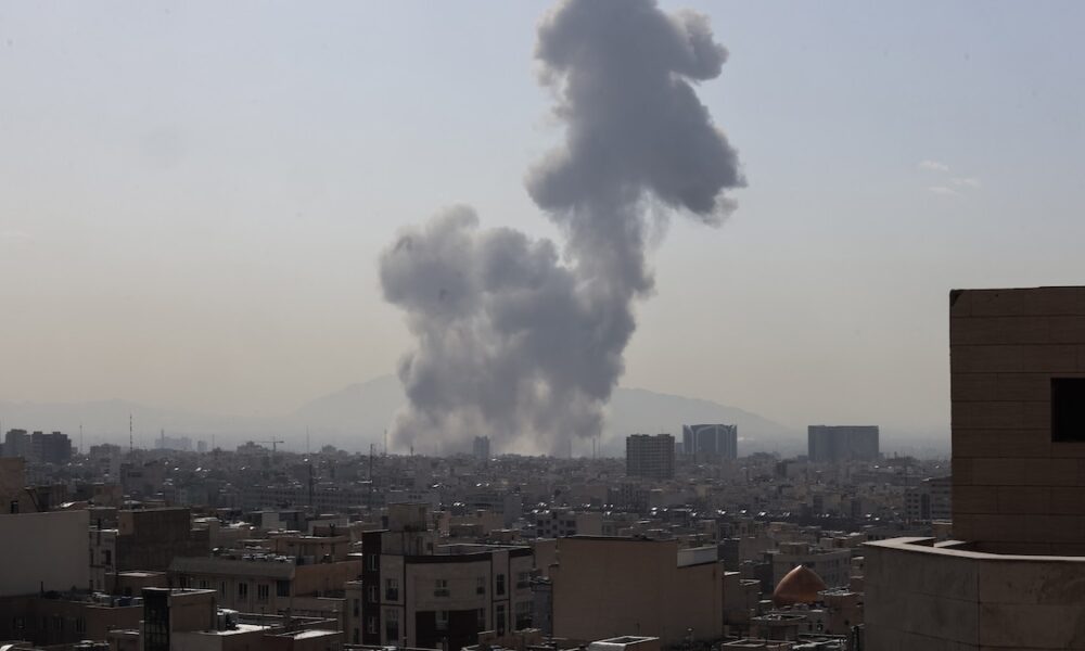 Oleada de suspensión de vuelos a Oriente Medio tras ataque a Irán