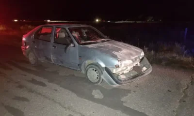 Dos jóvenes fueron atropellados por un automovilista que, según testigos, circulaba a alta velocidad