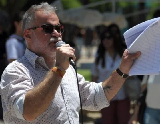 “Desde noviembre a febrero, el gobierno le robó dos sueldos enteros a cada docente”