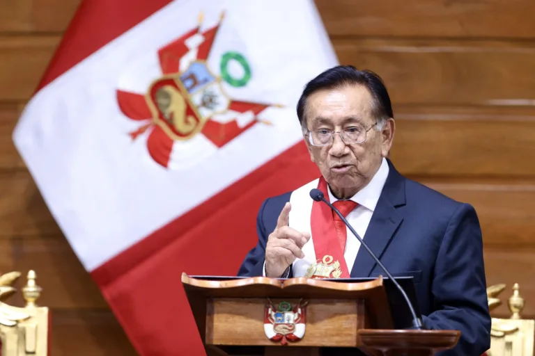 José María Balcázar fue electo presidente interino de Perú