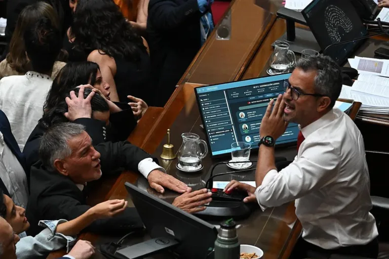 Debe volver al Senado porque se eliminó el “famoso” art. 44