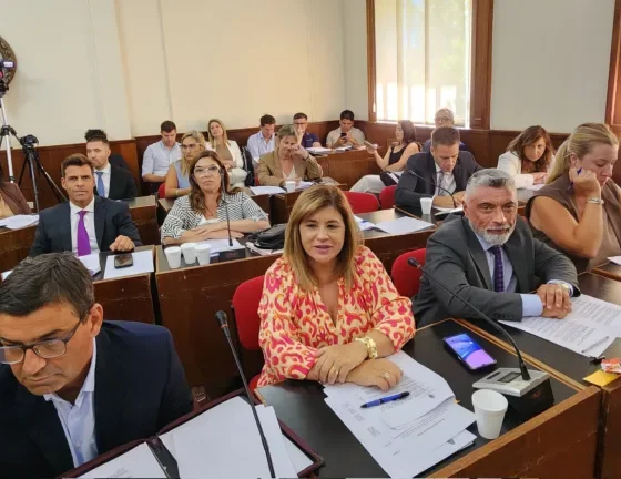 Alonso tildó de tribunero a Ferrández y criticó sus ausencias en el Concejo