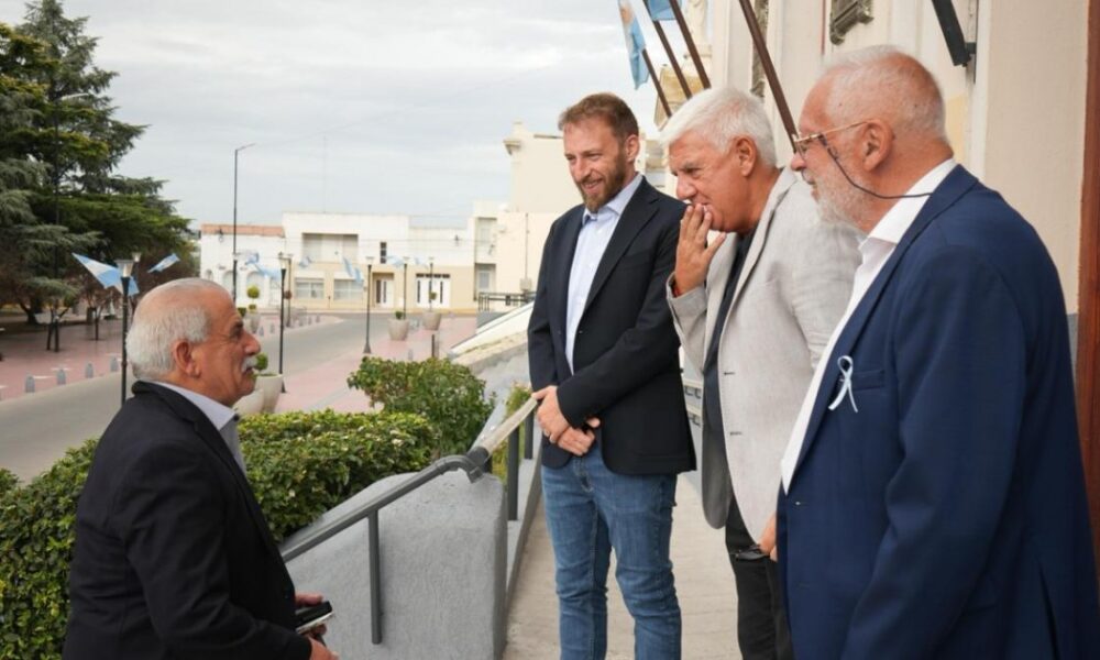 La palea por la gobernación: Otermin empezó a recorrer la provincia