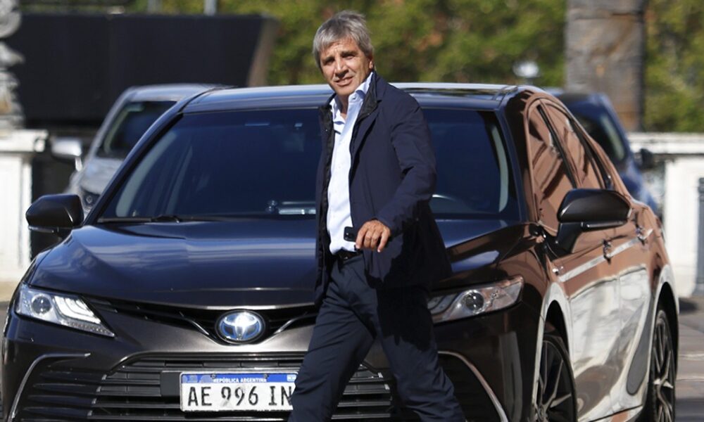 Caputo quiere pagar las deudas de las obras públicas con un bono