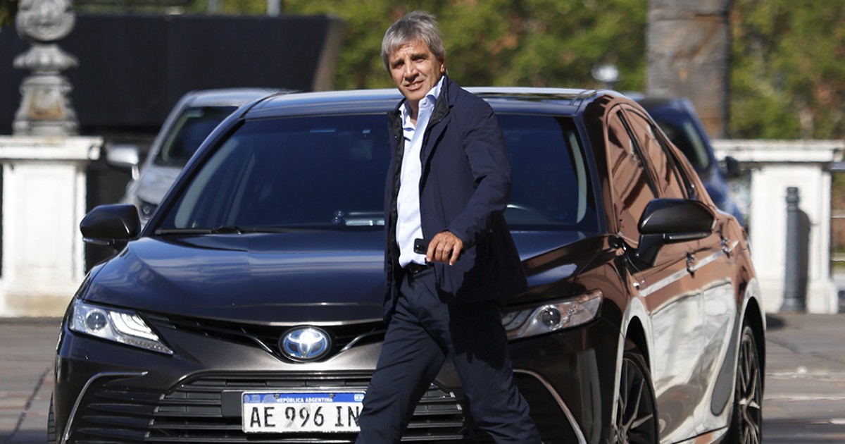 Caputo quiere pagar las deudas de las obras públicas con un bono