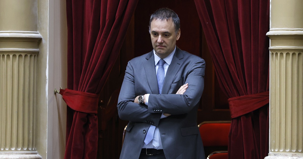 Mal clima con Adorni en el gobierno: "Le va a costar caro"