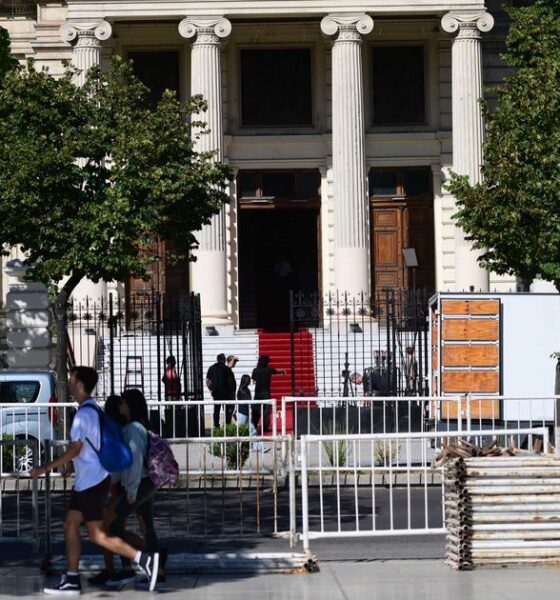 Axel Kicillof va a la Legislatura: confrontación con Javier Milei, sin movilización y paro docente de fondo