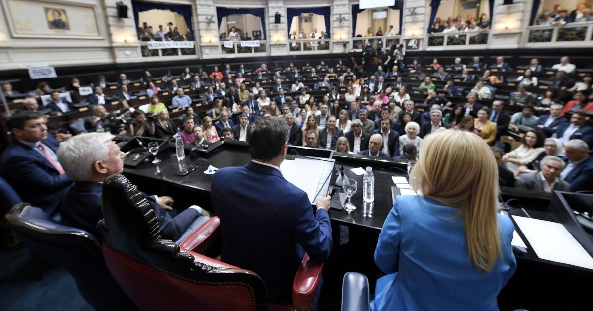 La oposición recibe a Axel Kicillof, le exige que abandone "el relato" y chicanea: "Se hacen paro solos"