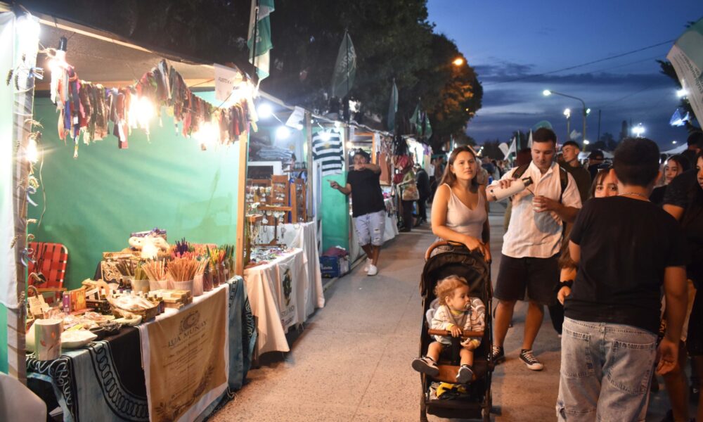 Éxito rotundo en la Feria del Club de Emprendedores: el municipio agradeció la participación local