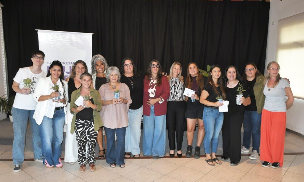 Entrega de reconocimientos "MUJERES QUE SE RECONOCEN 2026" - Monte Hermoso sitio oficial