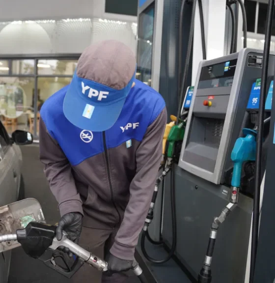 YPF descartó subas inmediatas en el precio de los combustibles por el conflicto en Medio Oriente