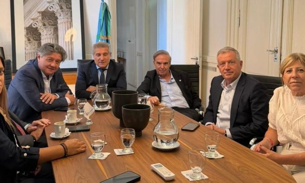 Miguel Ángel Pichetto y Emilio Monzó lanzan otro armado electoral: reunión y foto con libertarios blue
