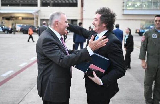 Importación de limones y rechazo en Tucumán: productores citrícolas cuestionan a Jaldo por su cercanía con Milei