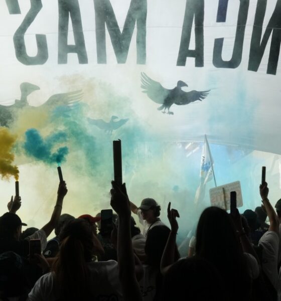 Una histórica movilización por los 50 años del golpe desbordó la Plaza de Mayo con críticas