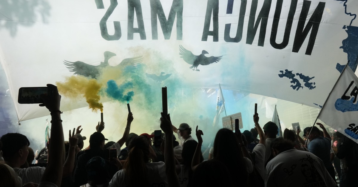 Una histórica movilización por los 50 años del golpe desbordó la Plaza de Mayo con críticas