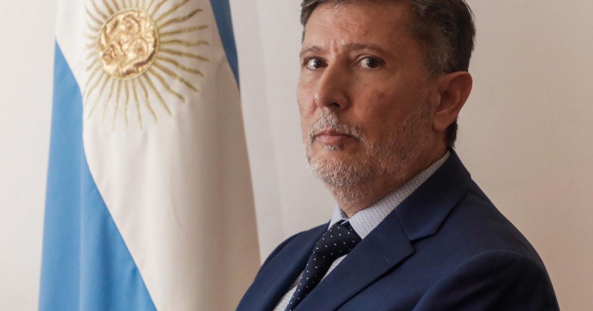 Gesto de respaldo de la CIA al hombre de Caputo en la SIDE, en medio del avance de los Menem