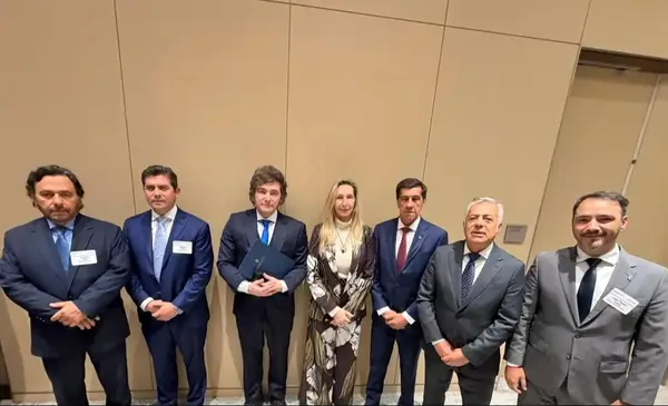 Los gobernadores Peluca, entre el lujo de Manhattan y la crisis que cruje en las provincias