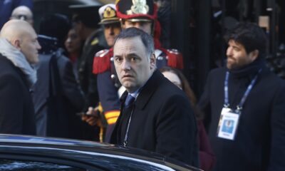 Insólito video: para el gobierno todas las noticias sobre Adorni son fake