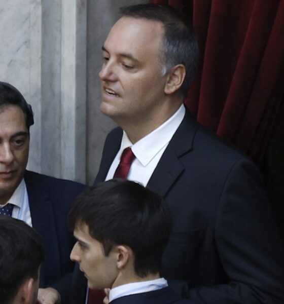 Encuesta: El 70% cree que Adorni es corrupto