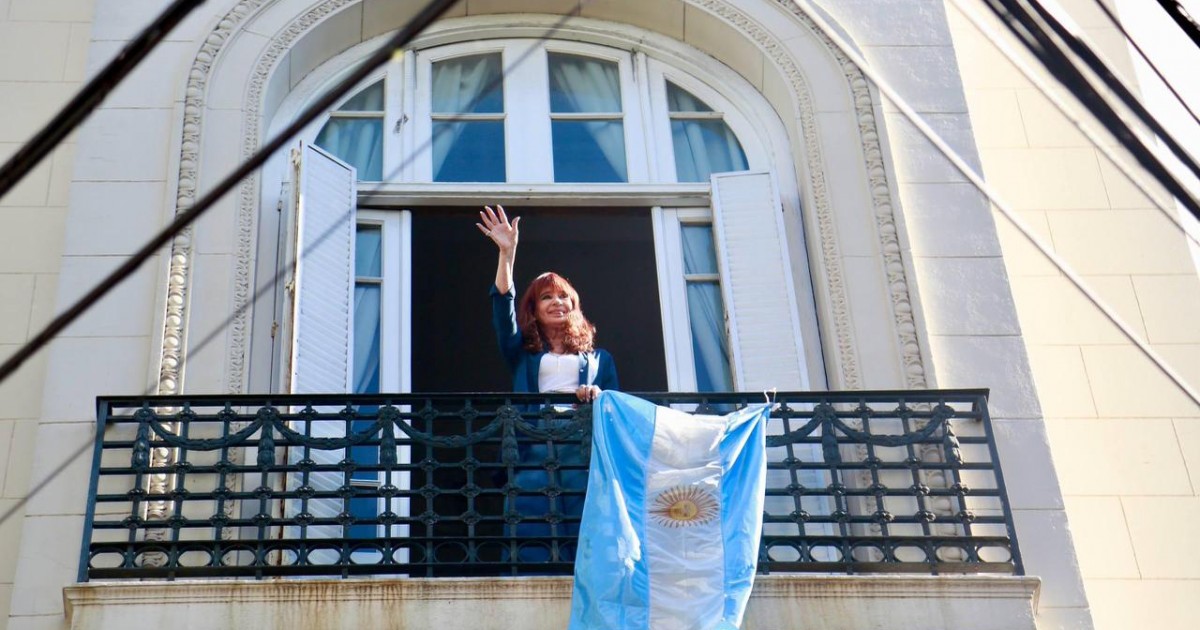 Parrilli dijo que Cristina tiene que ser candidata y alimentó las versiones de una fórmula con Uñac