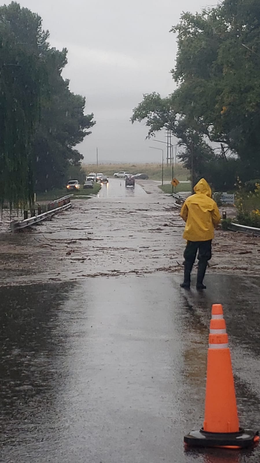 Alerta en Sierra de la Ventana: cortado el acceso por desborde del Arroyo San Bernardo tras más de 100 mm de lluvia