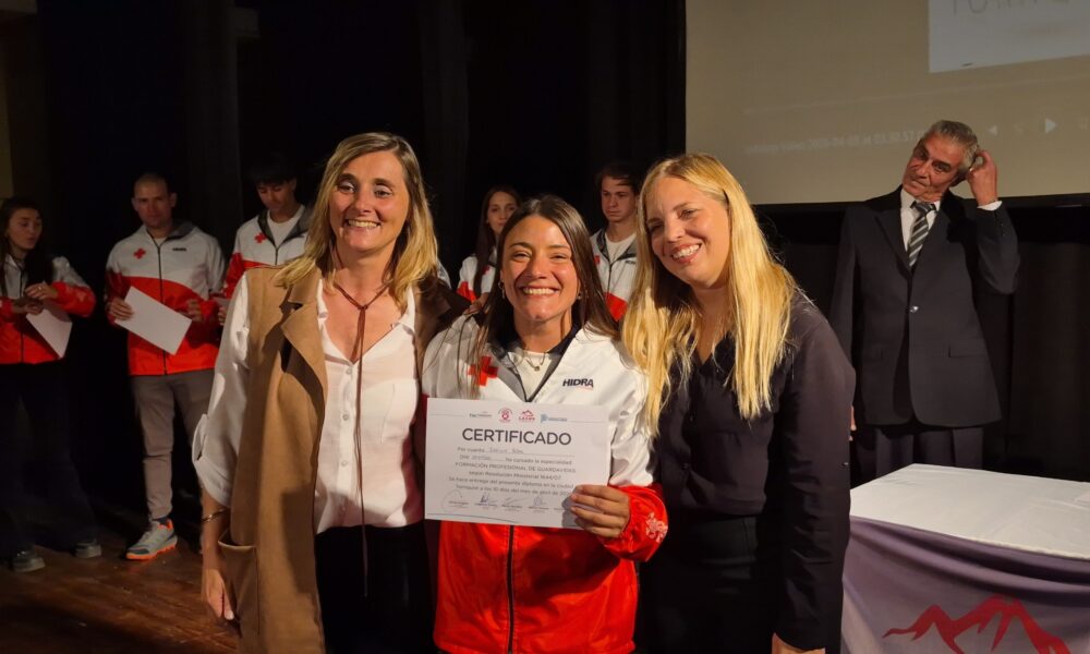 Virginia Rojas destacó el esfuerzo y la vocación por haber alcanzado el logro como guardavida