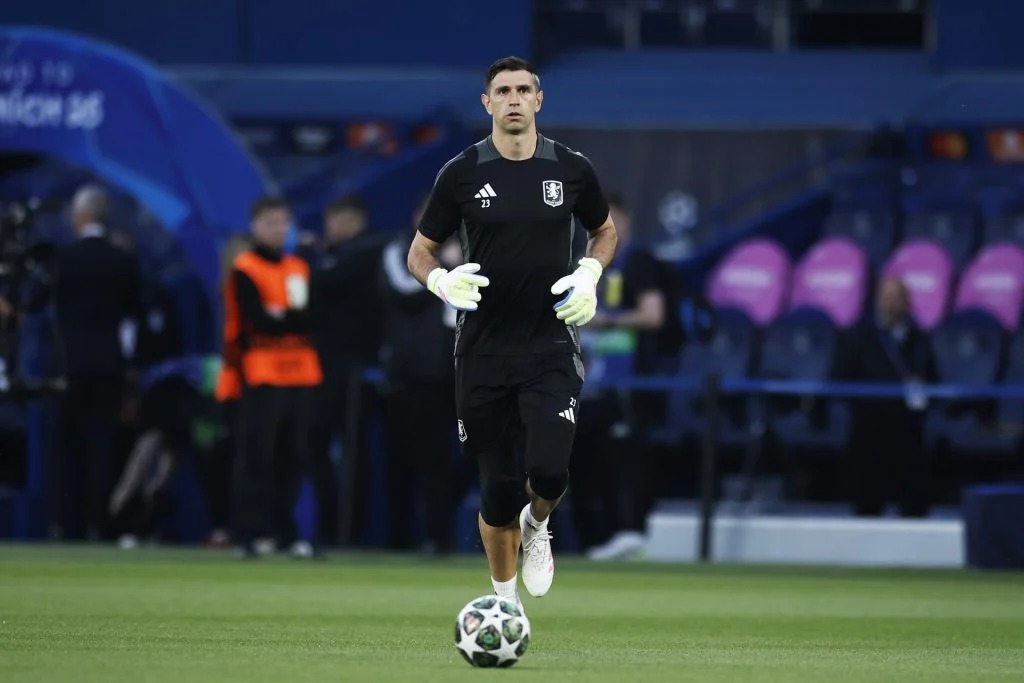 Se lesionó el arquero marplatense “Dibu” y el delantero bahiense Lautaro Martínez a dos meses del mundial