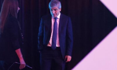 Intendentes se movilizan a la puerta de Economía para reclamarle a Caputo fondos que no destinó a obras