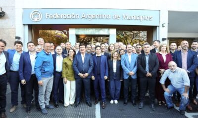 Intendentes de todo el país van a golpearle la puerta a Toto Caputo: "La catástrofe ya llegó", advierten