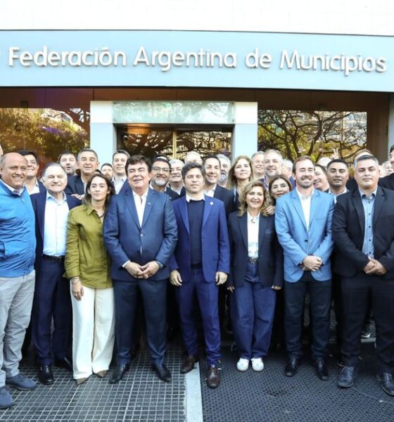 Intendentes de todo el país van a golpearle la puerta a Toto Caputo: "La catástrofe ya llegó", advierten